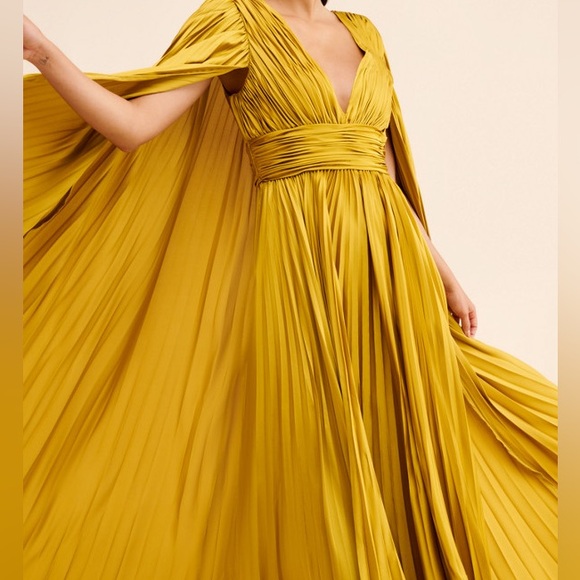 MAC DUGGAL Pleated Charmeuse V Neck Gown With Cape In Chartreuse NWT $598 SZ 8 - Picture 7 of 16
